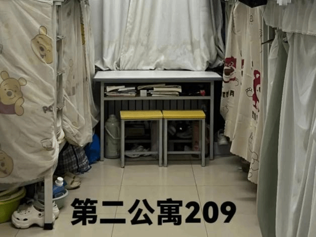 28C49